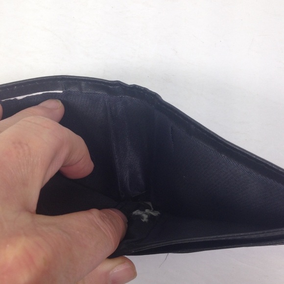 Tommy Hilfiger Wallet - Picture 5 of 6